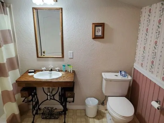 Oda, Birden Çok Yatak, Sigara İçilmez, Özel Banyo