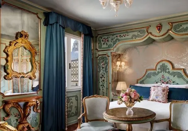 Oda, 1 Büyük (Queen) Boy Yatak