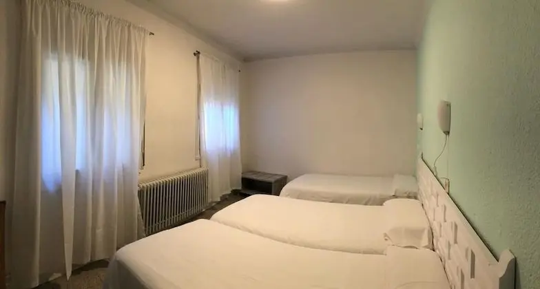Basic Üç Kişilik Oda
