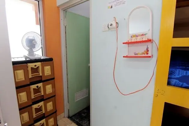 Ortak Ranzalı Oda, Sadece erkekler için, Ortak Banyo