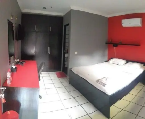 Standard Tek Büyük Yataklı Oda