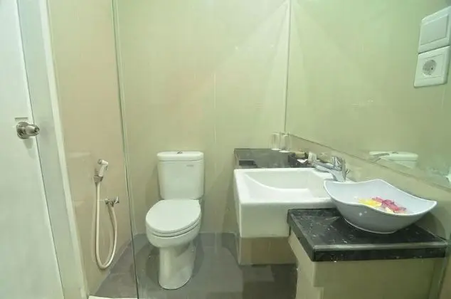 Deluxe Tek Büyük Yataklı Oda, Havuz Manzaralı