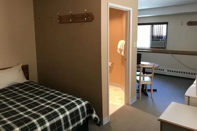Standard Oda (Economy, Double/Murphy Bed)