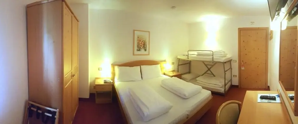 Standard Dört Kişilik Oda