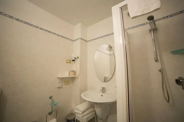 Standard Dört Kişilik Oda