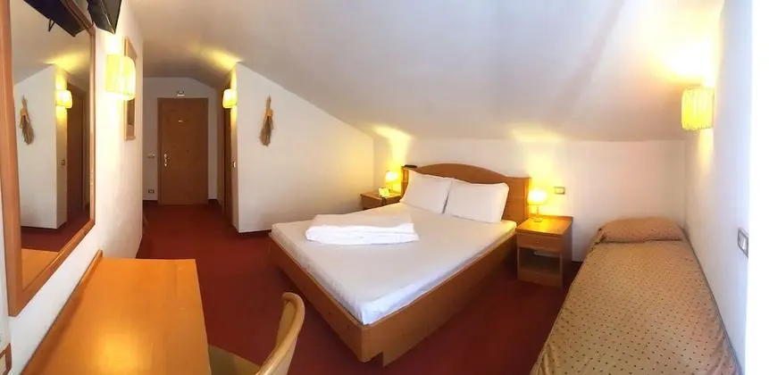 Standard Üç Kişilik Oda