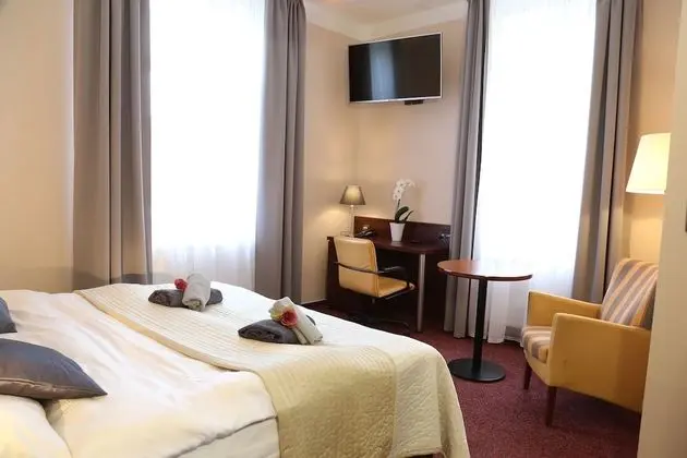 Standard Tek Büyük Yataklı Oda