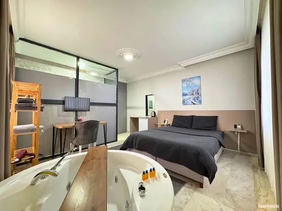 Jakuzili Oda Deluxe Double Room No:11
