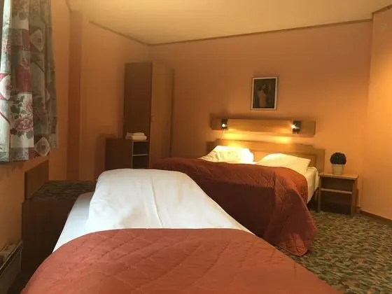 Üç Kişilik Oda