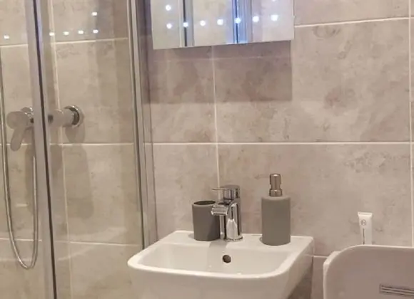 Tek Kişilik Oda (With Shower)