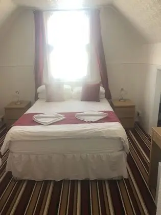Üç Kişilik Oda