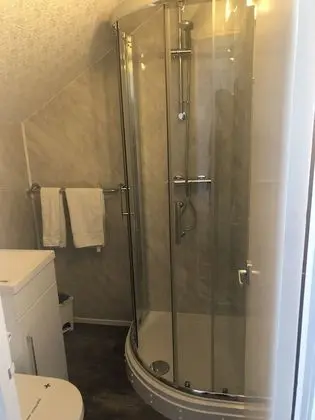 Üç Kişilik Oda