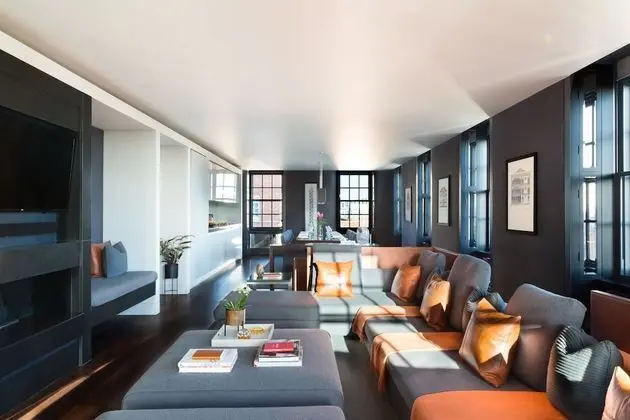 Hyde Park Suite