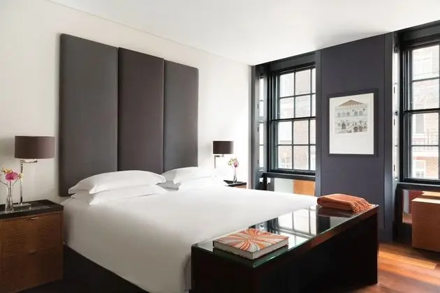 Hyde Park Suite