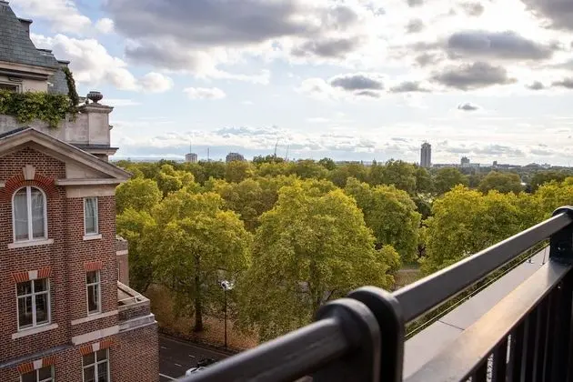 Hyde Park Suite