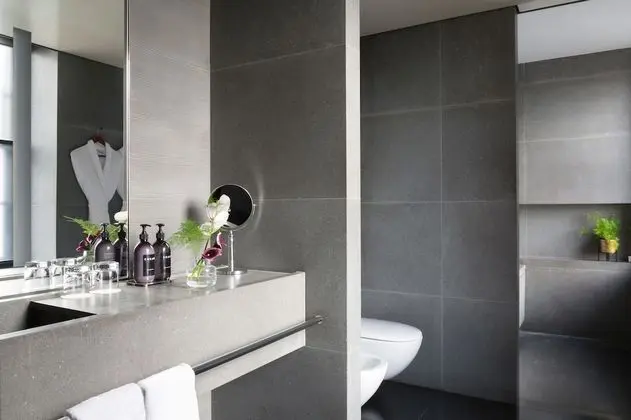 Hyde Park Suite