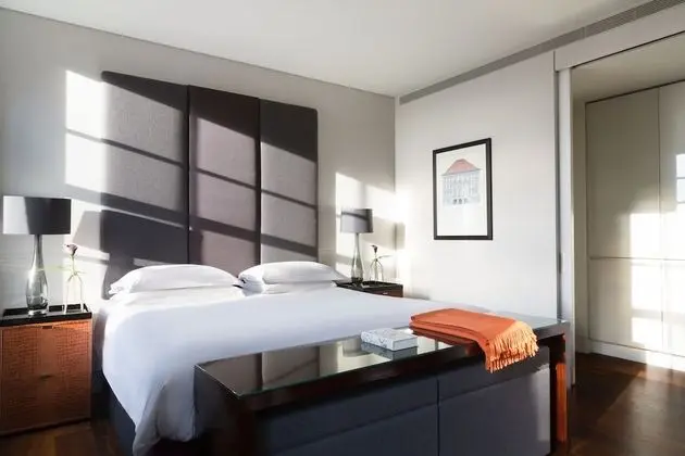 Westminster Suite
