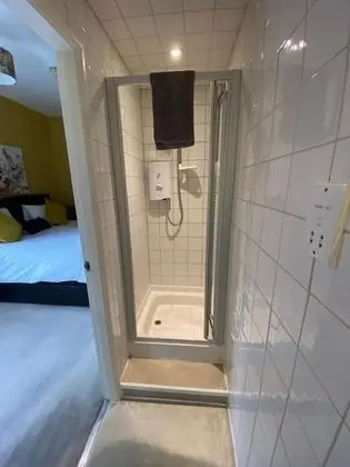 Tek Büyük veya İki Ayrı Yataklı Oda, Banyolu/Duşlu