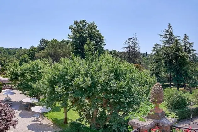 Grand Oda, 1 En Büyük (King) Boy Yatak, Teras, Bahçe Manzaralı