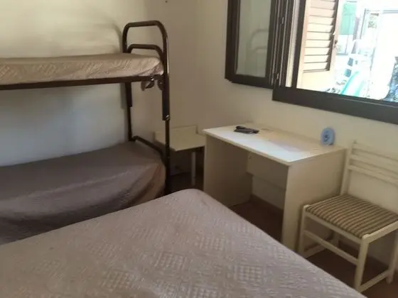 Dört Kişilik Oda, 1 Yatak Odası