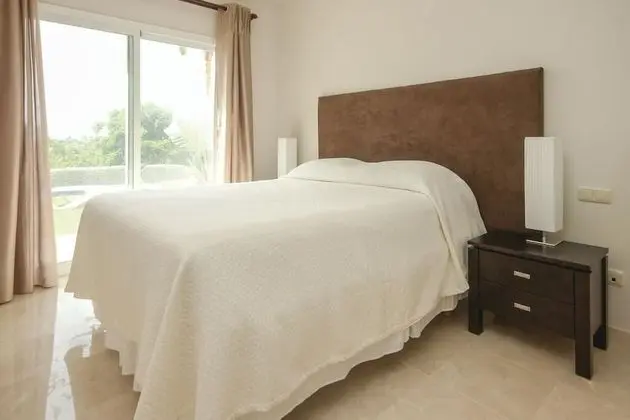 Apart Daire, 2 Yatak Odası, Sigara İçilmez, Havuz Manzaralı