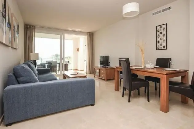 Apart Daire, 2 Yatak Odası, Sigara İçilmez, Havuz Manzaralı