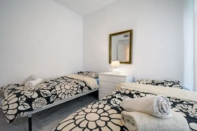 Apart Daire, 2 Yatak Odası, Sigara İçilmez, Havuz Manzaralı
