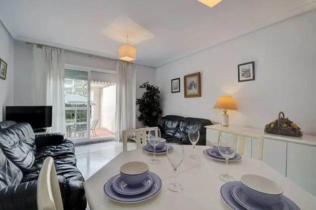Apart Daire, 2 Yatak Odası, Sigara İçilmez, Havuz Manzaralı