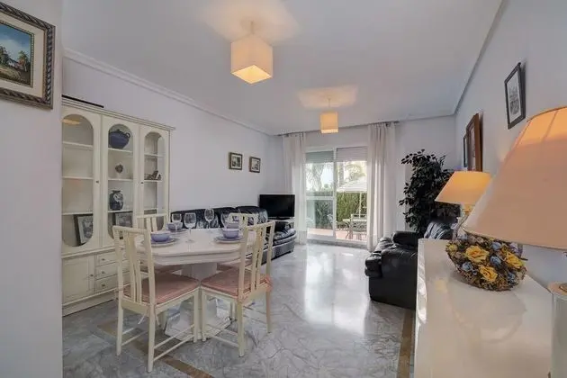 Apart Daire, 2 Yatak Odası, Sigara İçilmez, Havuz Manzaralı