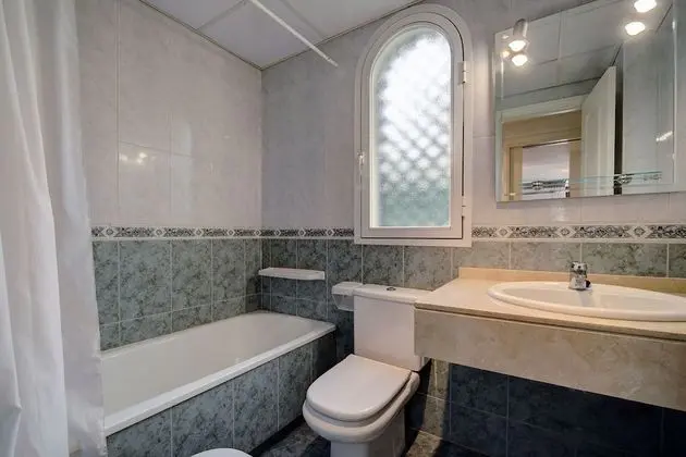 Apart Daire, 2 Yatak Odası, Sigara İçilmez, Havuz Manzaralı