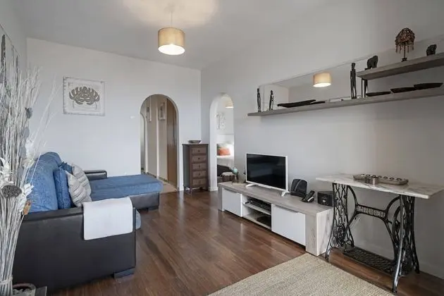 Basic Ev, 2 Büyük (Queen) Boy Yatak, Deniz Manzaralı