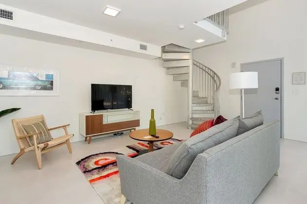 Çatı Katı (Loft)