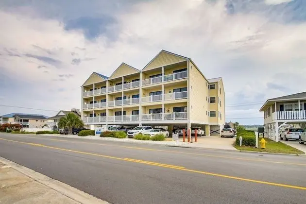 Daire (Grove Pointe 201)