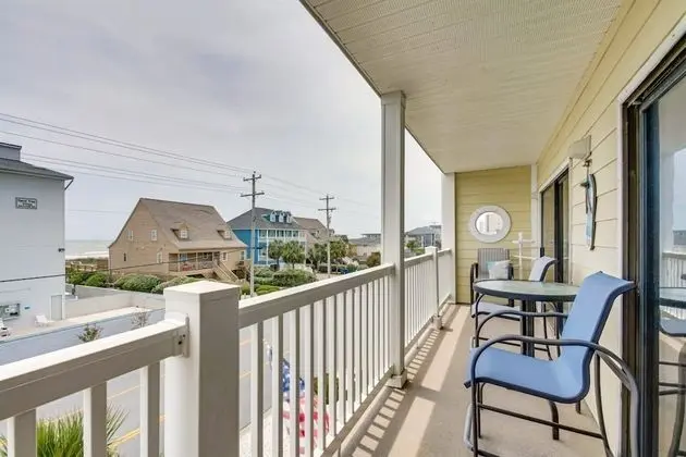 Daire (Grove Pointe 201)