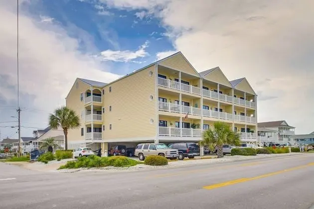 Daire (Grove Pointe 201)
