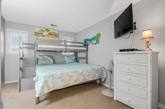 Daire (Grove Pointe 201)