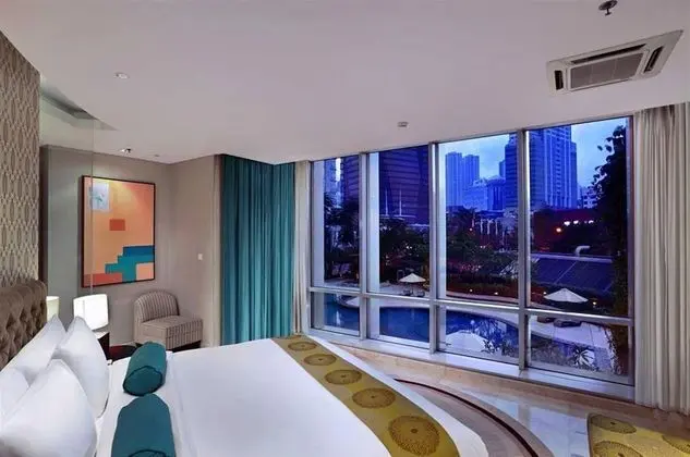 Süit, 1 Yatak Odası, Havuz Manzaralı (1 Bedroom Suite with Pool View)
