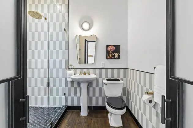 Deluxe Oda, 1 En Büyük (King) Boy Yatak