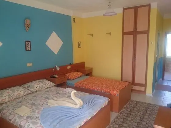 Üç Kişilik Oda