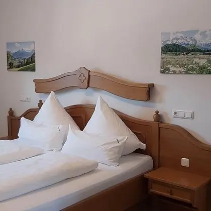 Sıra Ev, Ek Bina