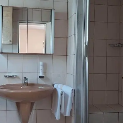 Sıra Ev, Ek Bina