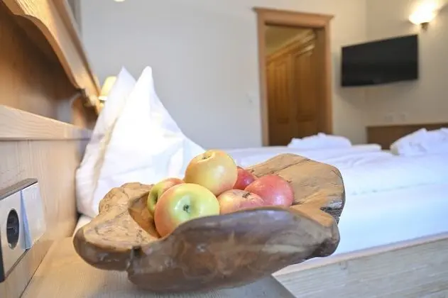 Basic Büyük Yataklı Tek Kişilik Oda, 1 Yatak Odası, Balkon, Bahçe Manzaralı