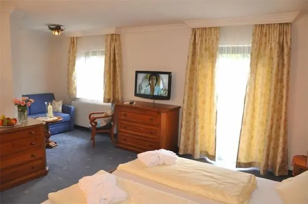 Standard Tek Büyük Yataklı Oda, Balkon, Bahçe Manzaralı