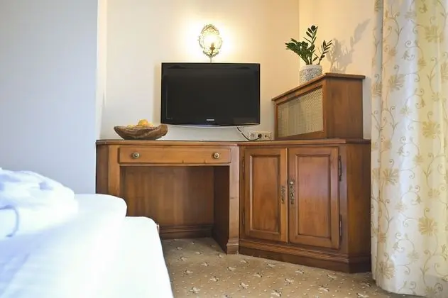 Standard Tek Büyük Yataklı Oda, Balkon, Bahçe Manzaralı