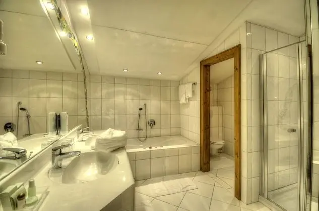 Superior Tek Büyük Yataklı Oda, Balkon, Dağ Manzaralı