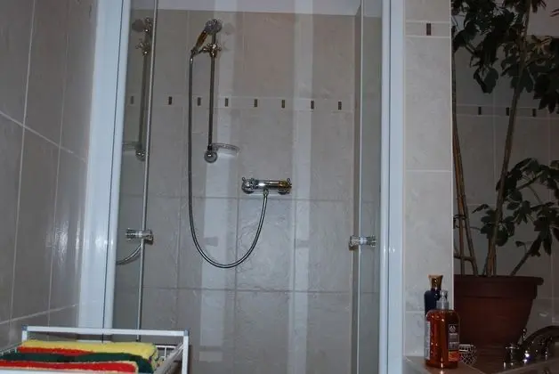 Basic Tek Büyük Yataklı Oda