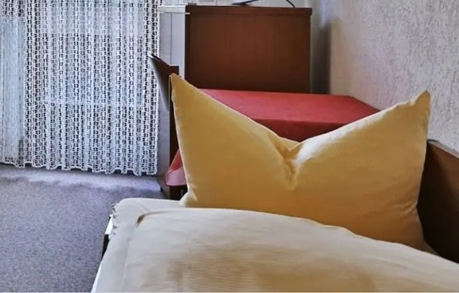Tek Kişilik Oda, 1 Tek Kişilik Yatak, Sigara İçilmez