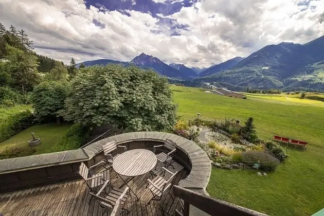 Tek Büyük Yataklı Oda, Balkon