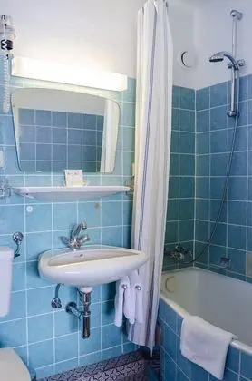 Tek Büyük Yataklı Oda, Balkon