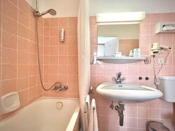 Tek Büyük Yataklı Oda, Balkon